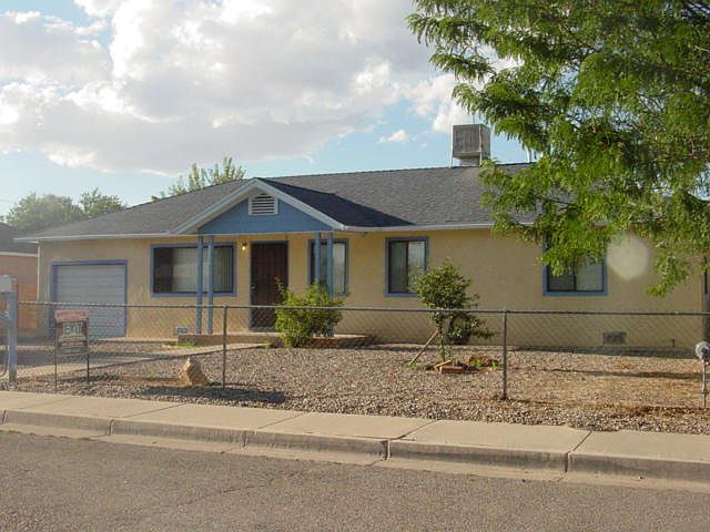 1st image of 818 Theresa Dr