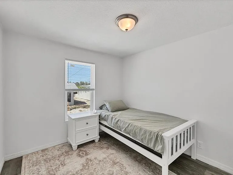 3280 Holly Ave — Photo 26