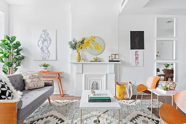 Sold by Compass | media 17