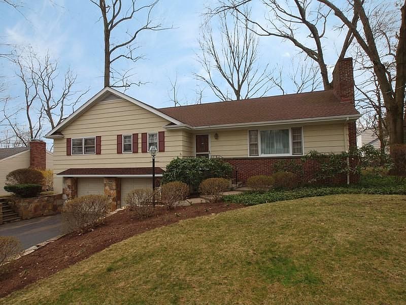 Custom Built Home on Quiet Cul-de-Sac