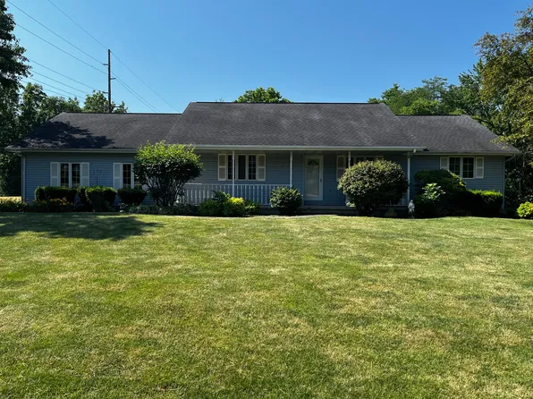 305 W Hopkins Ave, Granville, IL 61326
