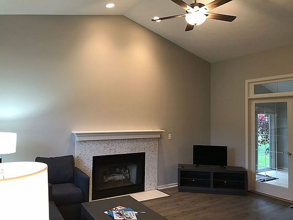 2nd image of 2371 Shadetree Ln SE