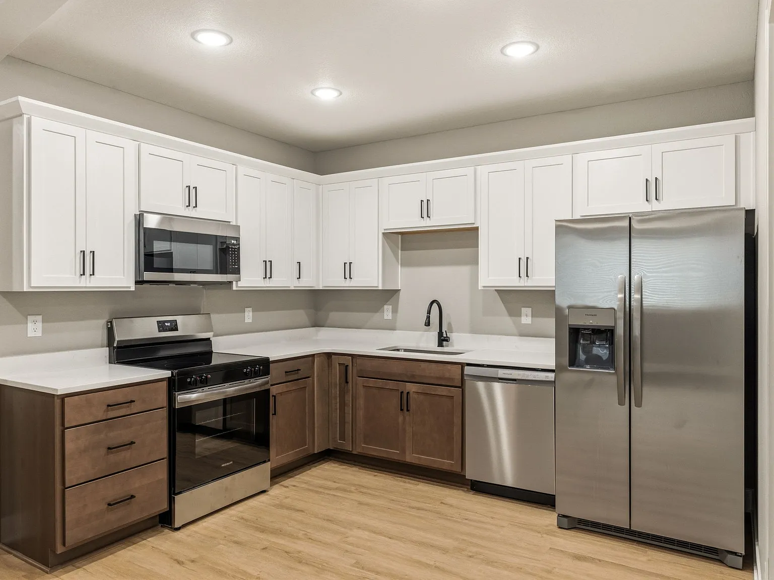 3 bed, 980 sqft, $1,650 — Photo 1