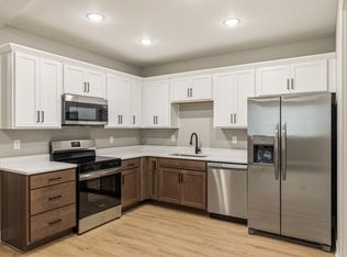 1927 S Home Ave UNIT B, Independence, MO 64052