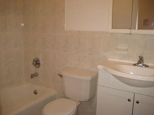 Rented by MCR Realty | media 17