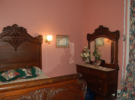 5th image of 706 1st St