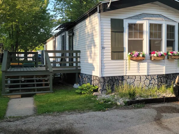 806 28th St Trailer 10, Milford, IA 51351
