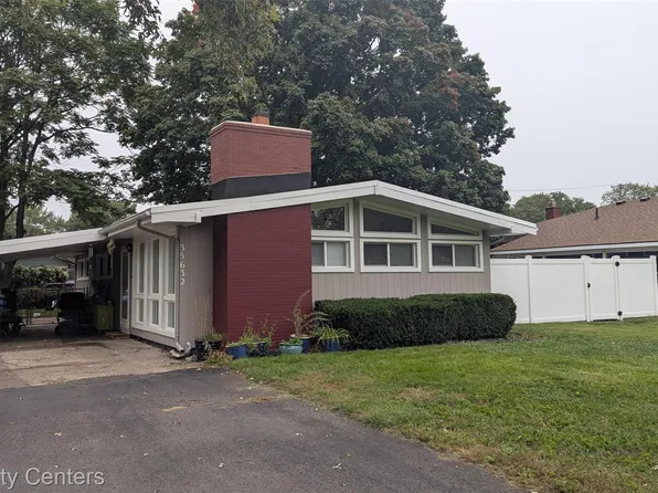 35632 Palmer Rd, Westland, MI 48186