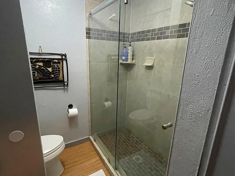 204 E Lakeview Ter — Photo 9