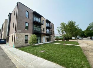 2030 Greenwood St #206, Evanston, IL 60201