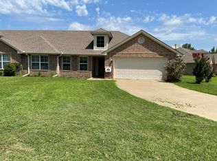 2205 Woodgrove Ln, Longview, TX 75605