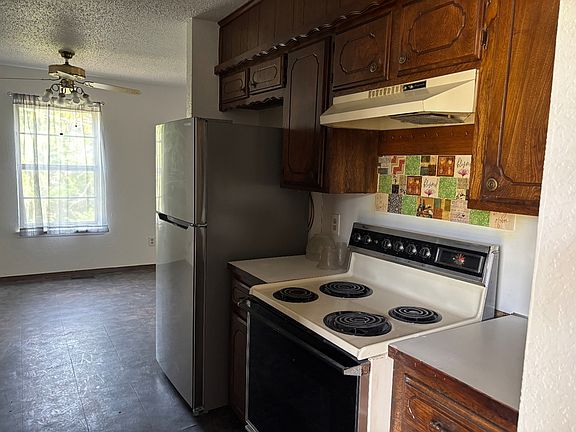 4th image of 1403 E University Ave