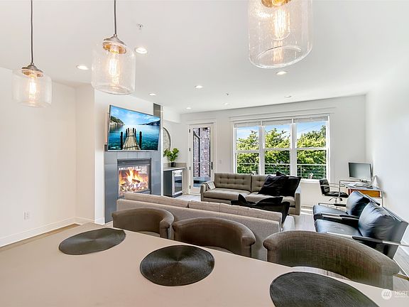 4th image of 2920 Eastlake Avenue E #308