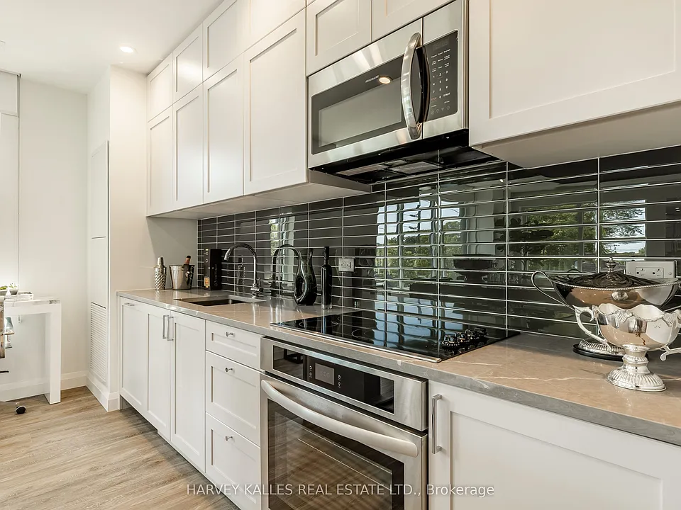 71 Redpath Ave #1305