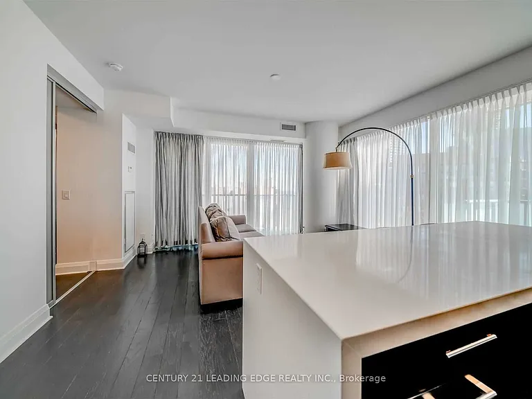 1080 Bay St #2302 — Photo 3