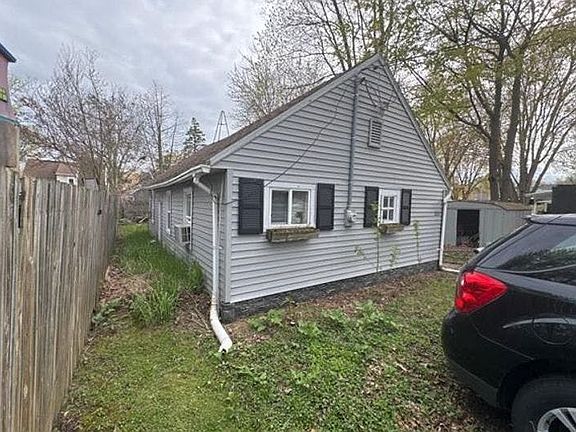 3rd image of 1215 W Summer St