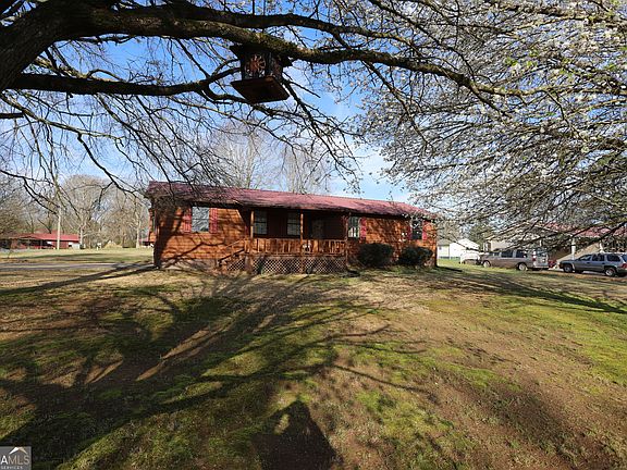 4th image of 16 Laredo Dr