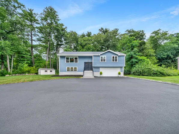 8 Willowdale Dr, Lynnfield, MA 01940