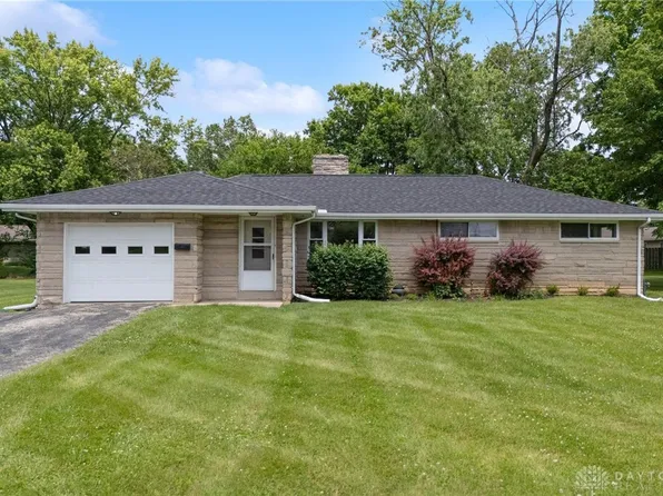 40 Rosewood Dr, Springboro, OH 45066