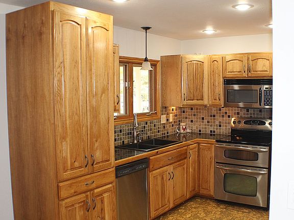 4th image of 1395 Clarkia Ln