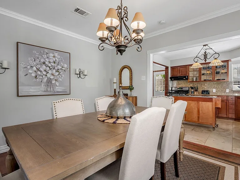 2240 Lawndale Dr — Photo 22