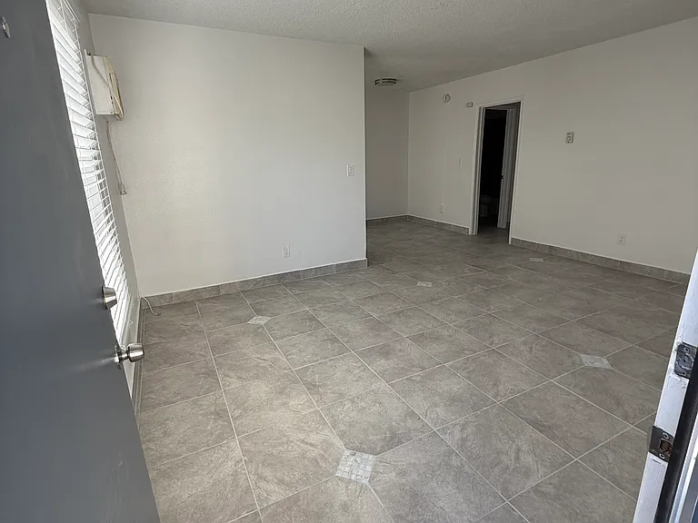 7533 Vineland Ave #2 — Photo 9