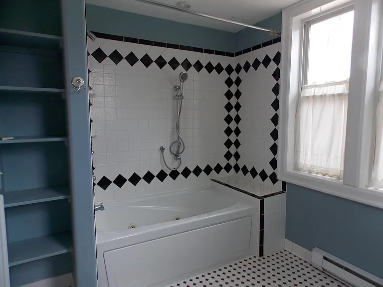 1211 N Weber St — Photo 14
