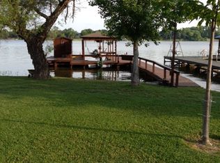 411 Lakewood Dr, Waxahachie, TX 75165