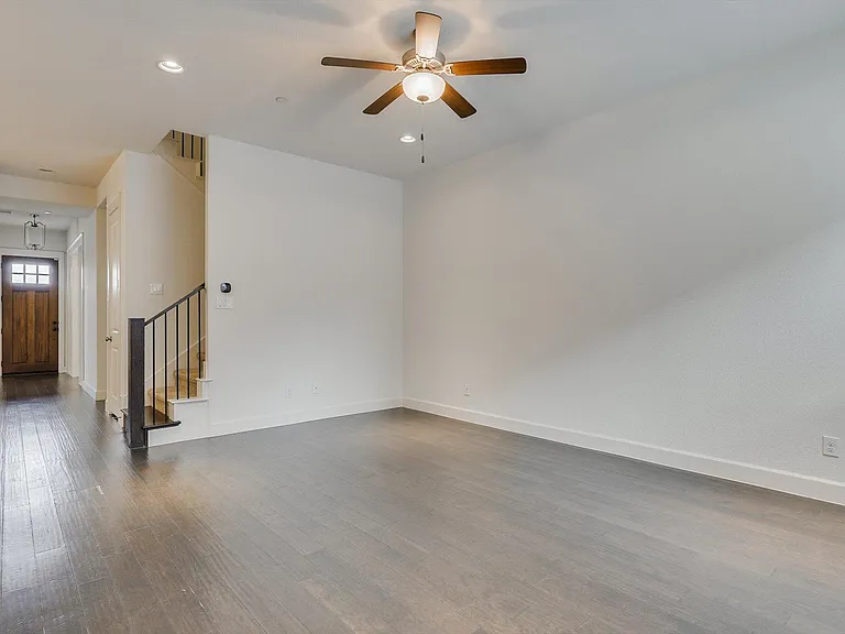4064 Washburne Dr — Photo 13