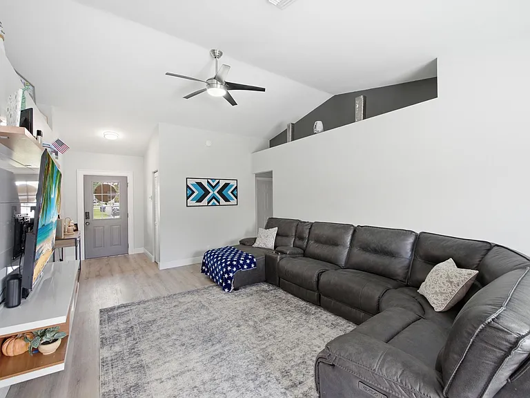 5635 Lake George Pl — Photo 9