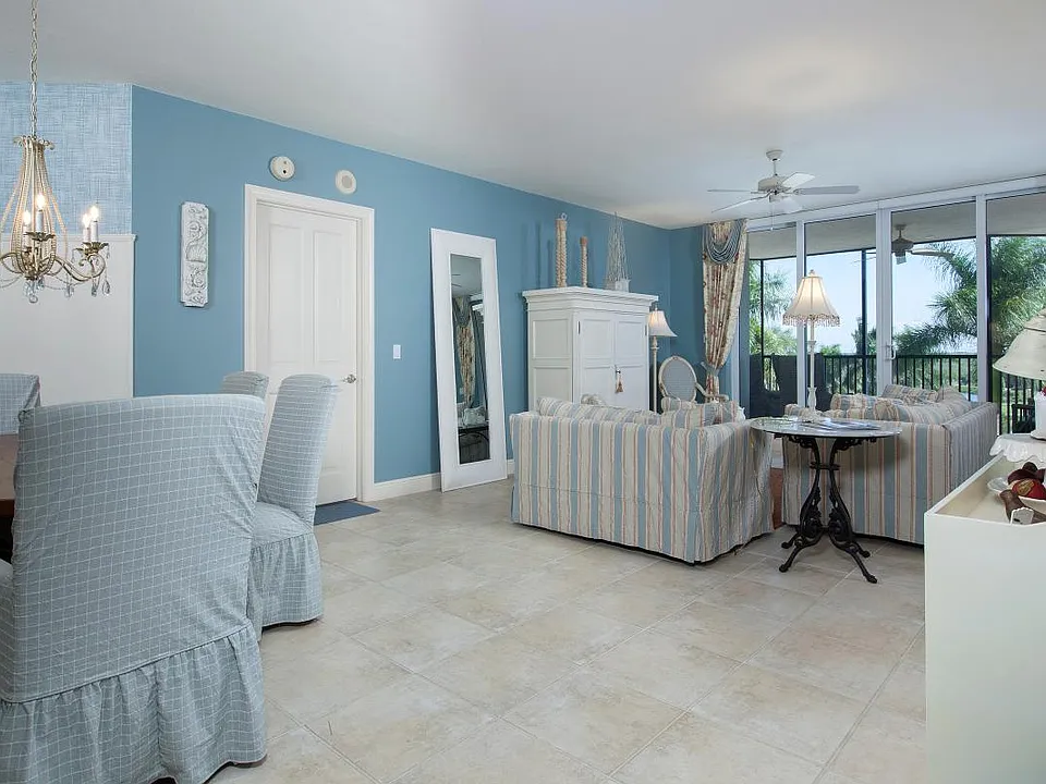 1060 Borghese Ln #304