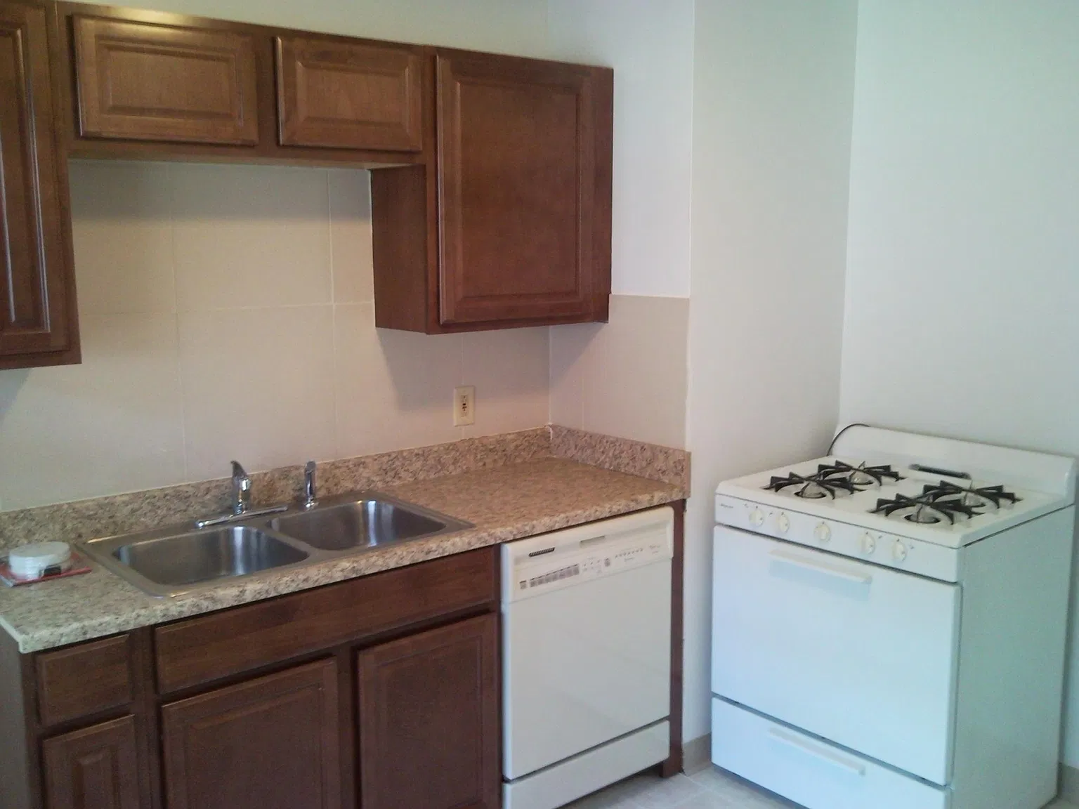 2 bed, 1.5 bath, 900 sqft, $1,399 — Photo 4