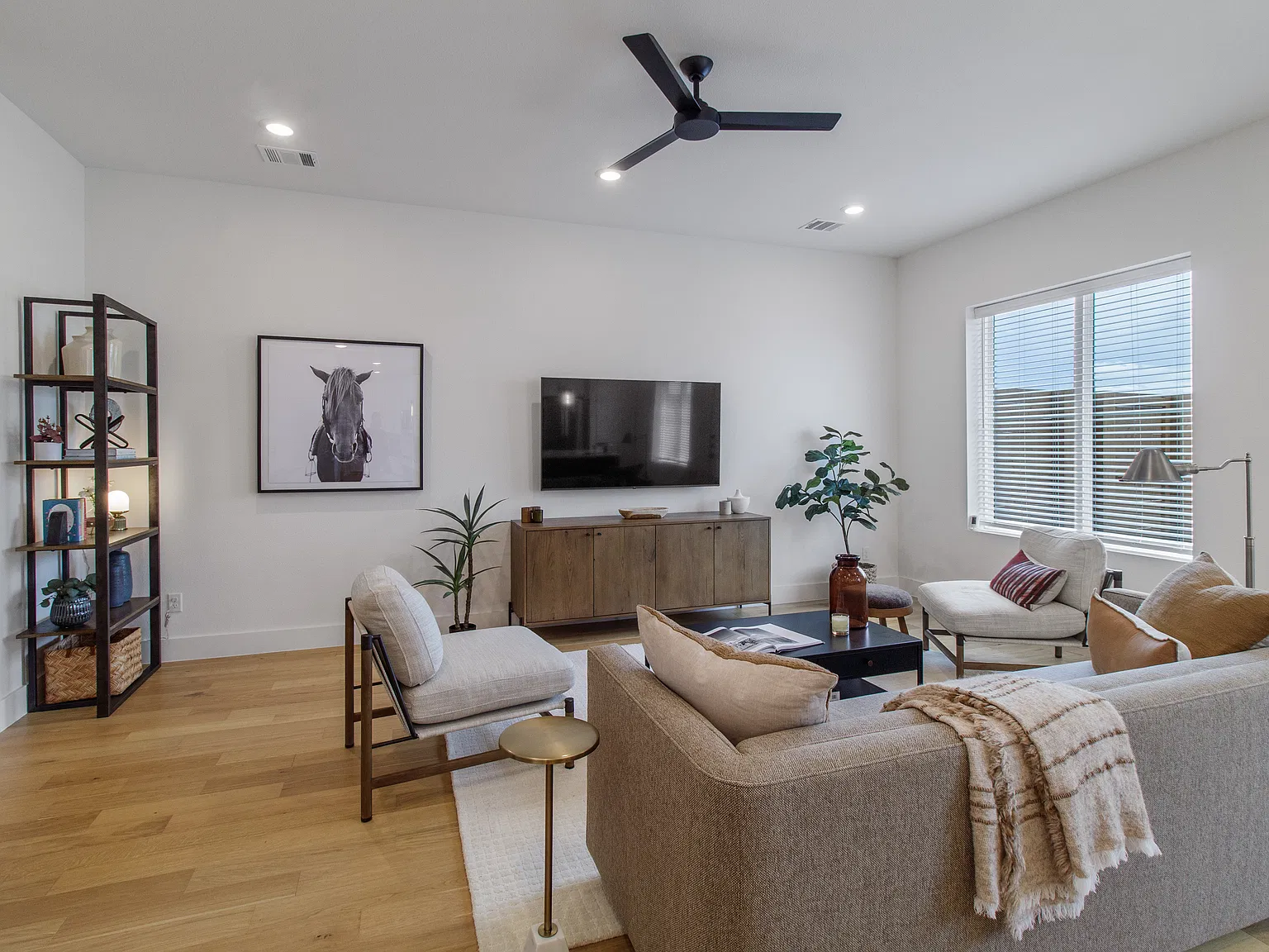 4 bed, 4.5 bath, 1849 sqft, $3,400 — Photo 3