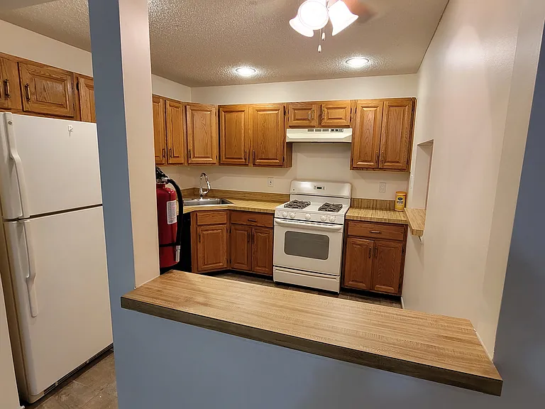 433 Danbury Ln #433 — Photo 22