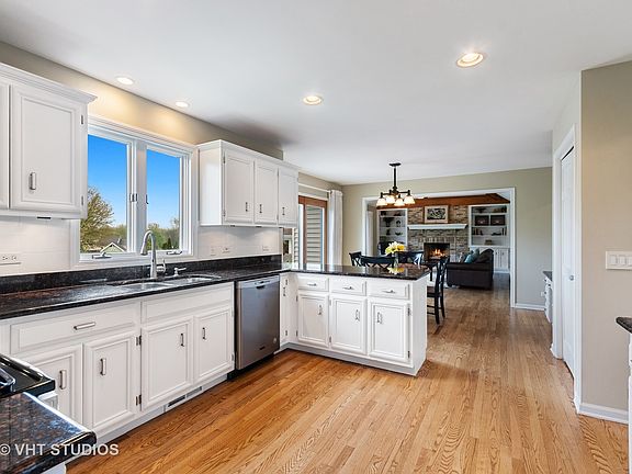 5th image of 40W667 Aberdeen Ln