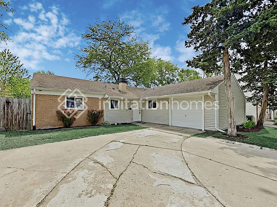 1369 Westchester Dr