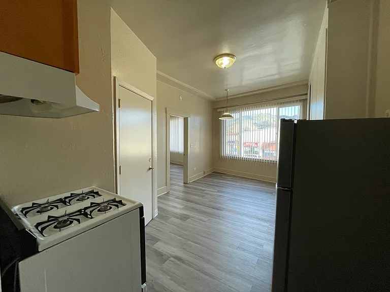 7394 Mission St #6 — Photo 3