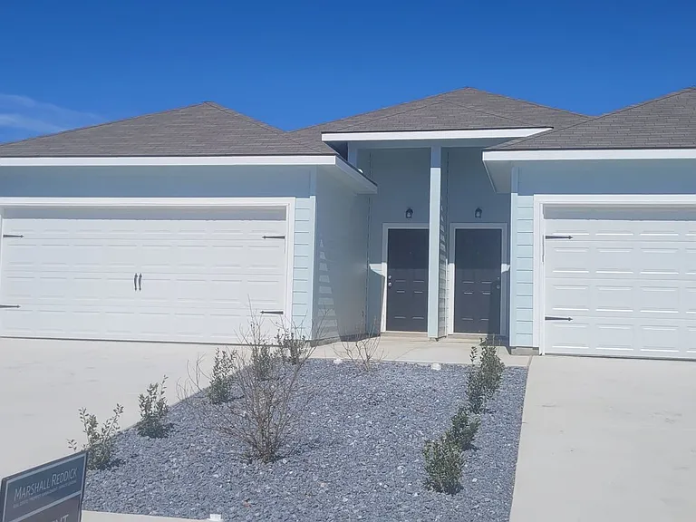 618 Grayson Ln — Photo 1