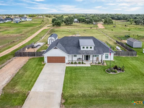 3350 Old Highway Rd, Inez, TX 77968