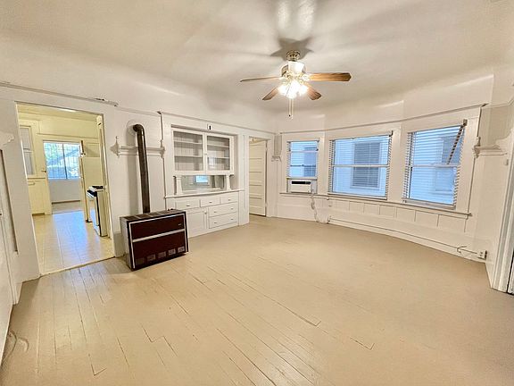 4th image of 1818 G St APT 01