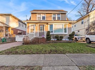 19 S Cottage St, Valley Stream, NY 11580