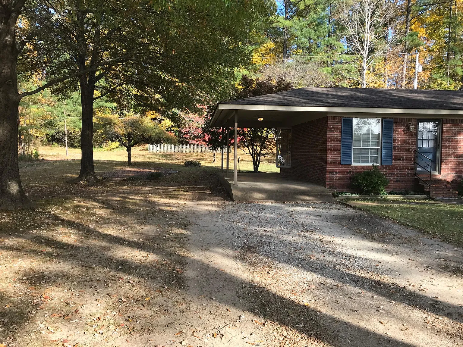 3 bed, 1000 sqft, $1,350 — Photo 2