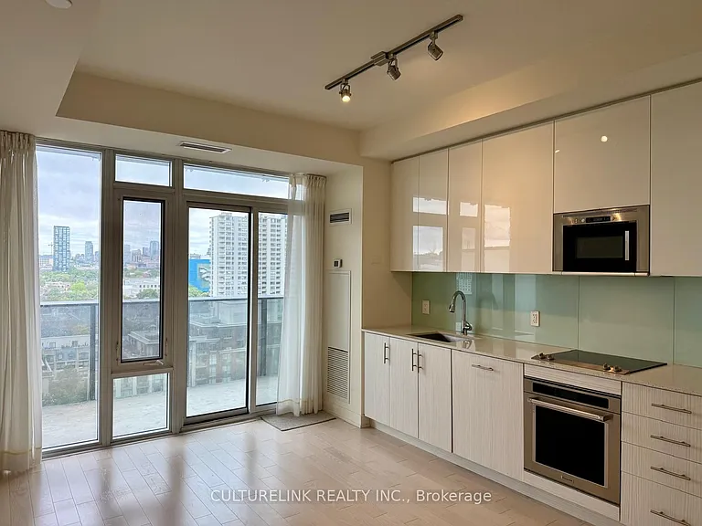 330 Richmond St W #1607 — Photo 2