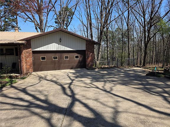 5th image of 284 Ridgecrest Rd