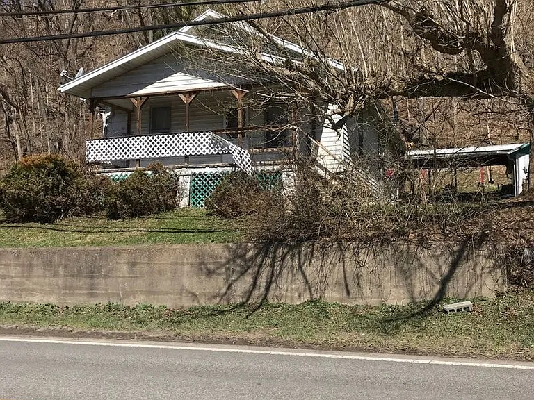843 Milford St — Photo 9
