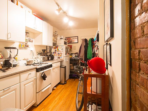 5th image of 323 E 18th St #1