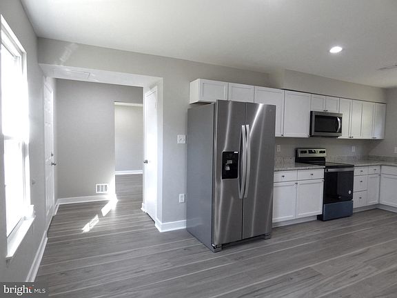 3rd image of 14319 Southgate Ct
