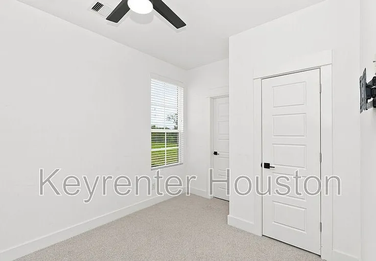 2908 Stevens St — Photo 13