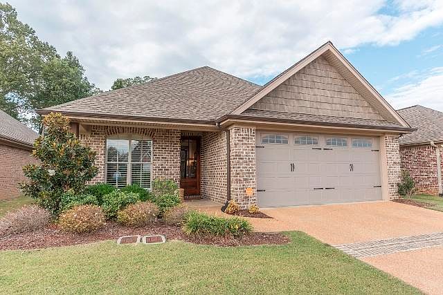 1st image of 505 Leigh Ln