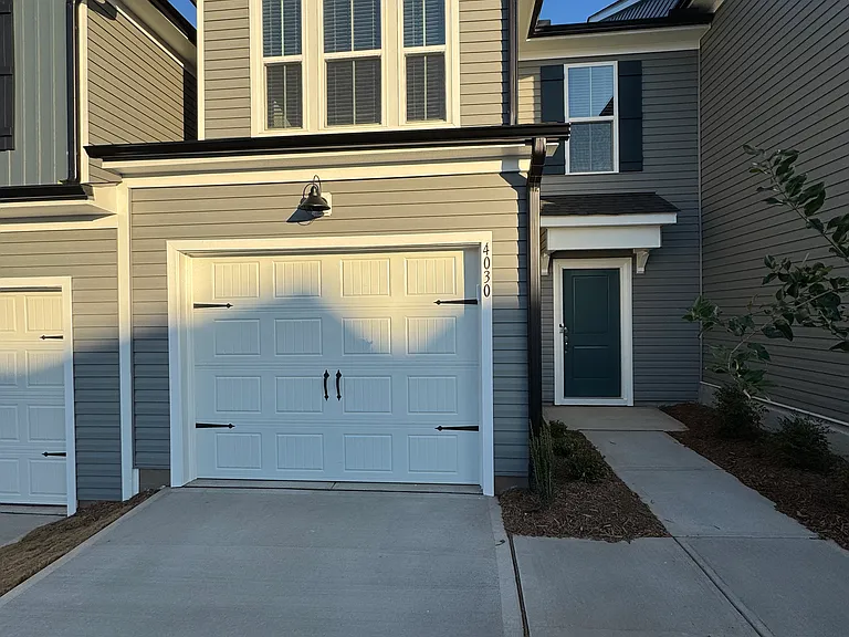 202 Broomside Ave — Photo 1